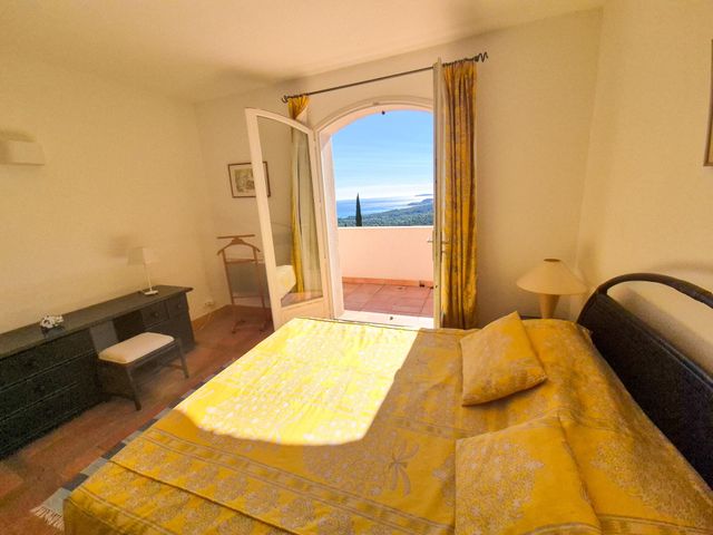 Maison à vendre - 6 pièces - 155 m2 - La Croix Valmer - 83 - PROVENCE-ALPES-COTE-D-AZUR