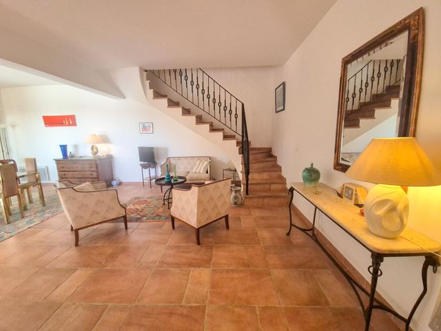 Maison à vendre - 6 pièces - 155 m2 - La Croix Valmer - 83 - PROVENCE-ALPES-COTE-D-AZUR