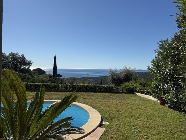 Maison à vendre - 6 pièces - 155 m2 - La Croix Valmer - 83 - PROVENCE-ALPES-COTE-D-AZUR