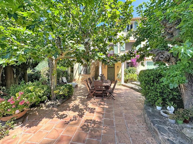 Maison &agrave; vendre - 5 pi&egrave;ces - 205 m2 - Cavalaire Sur Mer - 83 - PROVENCE-ALPES-COTE-D-AZUR