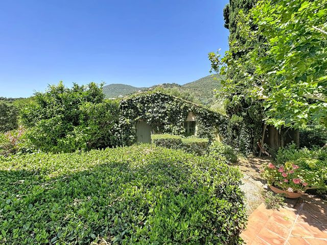 Maison &agrave; vendre - 5 pi&egrave;ces - 205 m2 - Cavalaire Sur Mer - 83 - PROVENCE-ALPES-COTE-D-AZUR