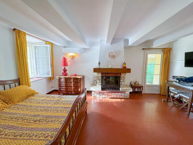 Maison à vendre - 5 pièces - 205 m2 - Cavalaire Sur Mer - 83 - PROVENCE-ALPES-COTE-D-AZUR