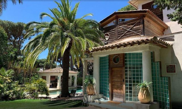 Maison à vendre - 8 pièces - 263 m2 - Cavalaire Sur Mer - 83 - PROVENCE-ALPES-COTE-D-AZUR