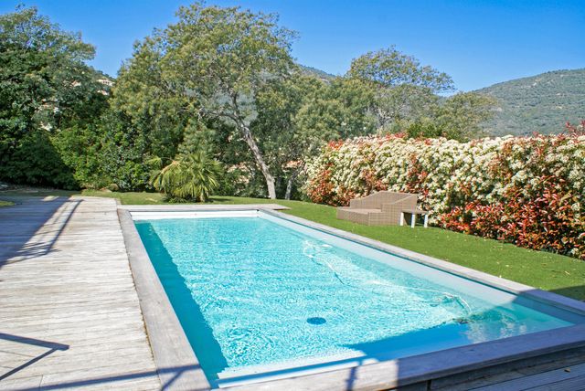 Maison à vendre - 7 pièces - 220 m2 - Cavalaire Sur Mer - 83 - PROVENCE-ALPES-COTE-D-AZUR