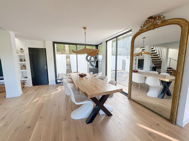 Maison à vendre - 7 pièces - 220 m2 - Cavalaire Sur Mer - 83 - PROVENCE-ALPES-COTE-D-AZUR