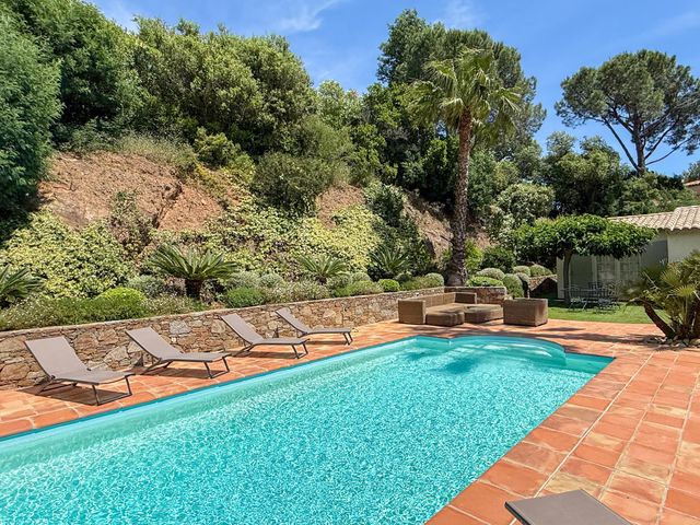 Maison à vendre - 6 pièces - 170 m2 - Cavalaire Sur Mer - 83 - PROVENCE-ALPES-COTE-D-AZUR