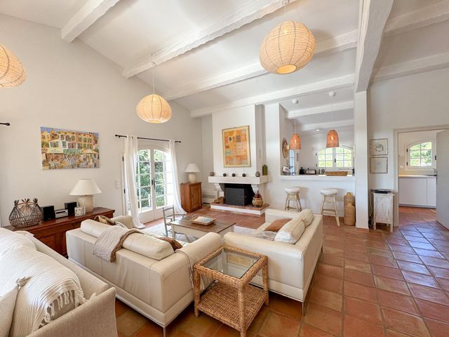 Maison à vendre - 6 pièces - 170 m2 - Cavalaire Sur Mer - 83 - PROVENCE-ALPES-COTE-D-AZUR