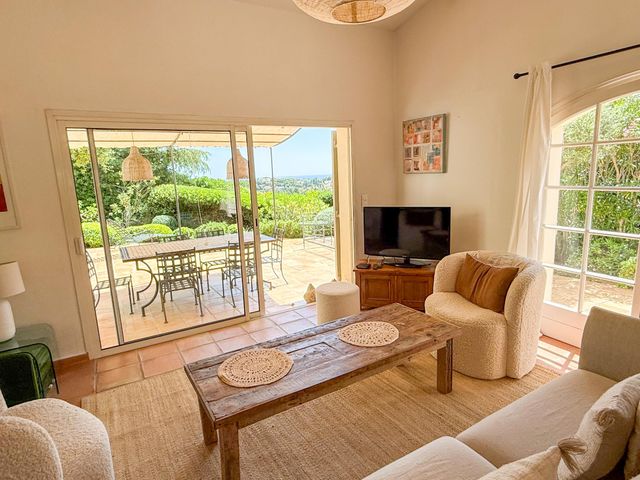 Maison à vendre - 6 pièces - 170 m2 - Cavalaire Sur Mer - 83 - PROVENCE-ALPES-COTE-D-AZUR