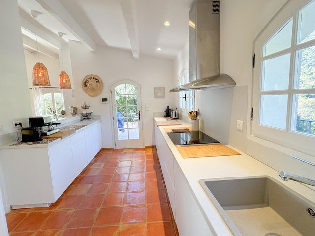 Maison à vendre - 6 pièces - 170 m2 - Cavalaire Sur Mer - 83 - PROVENCE-ALPES-COTE-D-AZUR