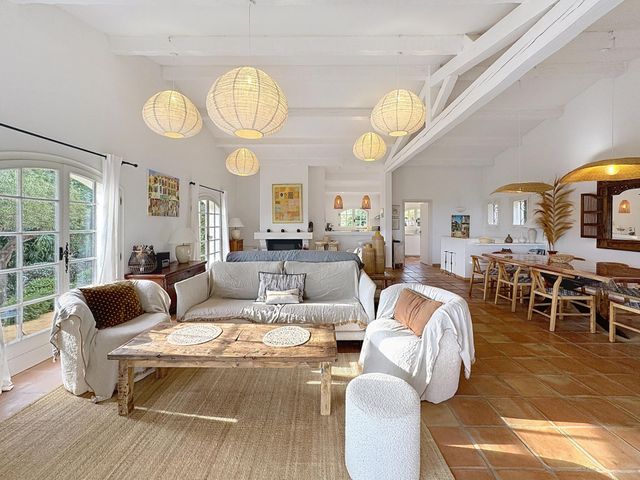 Maison à vendre - 6 pièces - 170 m2 - Cavalaire Sur Mer - 83 - PROVENCE-ALPES-COTE-D-AZUR