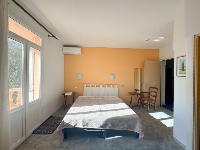 Maison à vendre - 8 pièces - 367 m2 - Cavalaire Sur Mer - 83 - PROVENCE-ALPES-COTE-D-AZUR