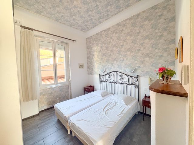 Maison à vendre - 8 pièces - 367 m2 - Cavalaire Sur Mer - 83 - PROVENCE-ALPES-COTE-D-AZUR