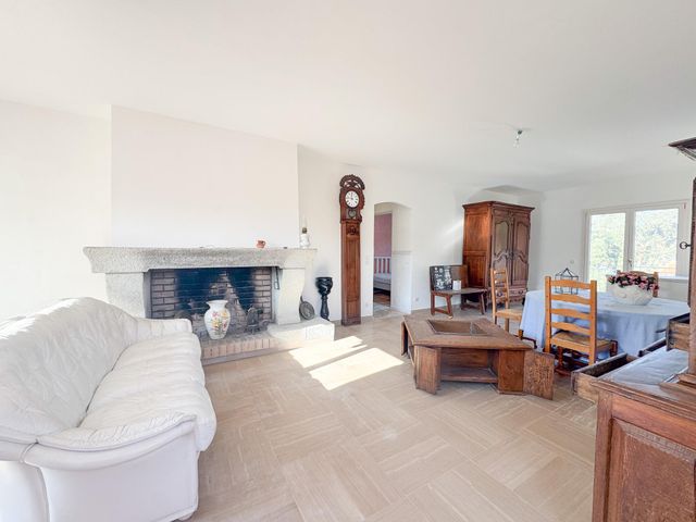 Maison à vendre - 8 pièces - 367 m2 - Cavalaire Sur Mer - 83 - PROVENCE-ALPES-COTE-D-AZUR