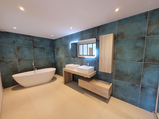 Maison &agrave; vendre - 9 pi&egrave;ces - 350 m2 - La Croix Valmer - 83 - PROVENCE-ALPES-COTE-D-AZUR