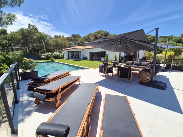 Maison &agrave; vendre - 9 pi&egrave;ces - 350 m2 - La Croix Valmer - 83 - PROVENCE-ALPES-COTE-D-AZUR