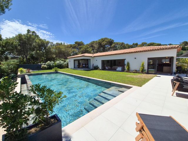 Maison &agrave; vendre - 9 pi&egrave;ces - 350 m2 - La Croix Valmer - 83 - PROVENCE-ALPES-COTE-D-AZUR