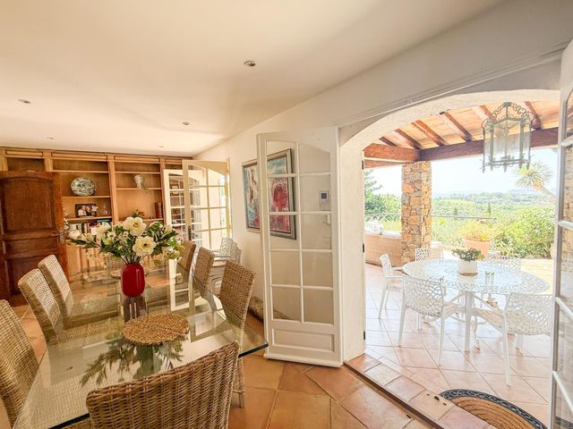 Maison &agrave; vendre - 6 pi&egrave;ces - 183 m2 - La Croix Valmer - 83 - PROVENCE-ALPES-COTE-D-AZUR