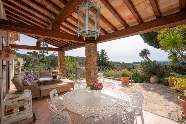 Maison &agrave; vendre - 6 pi&egrave;ces - 183 m2 - La Croix Valmer - 83 - PROVENCE-ALPES-COTE-D-AZUR