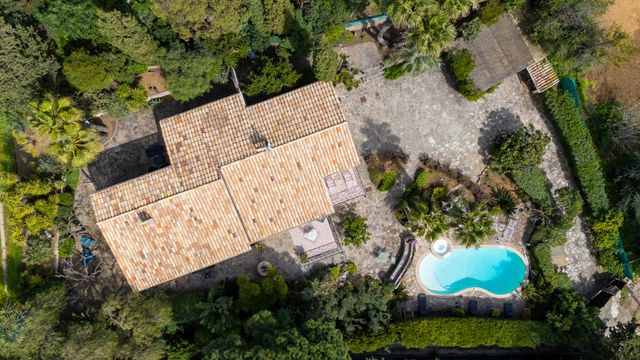 Maison &agrave; vendre - 6 pi&egrave;ces - 183 m2 - La Croix Valmer - 83 - PROVENCE-ALPES-COTE-D-AZUR