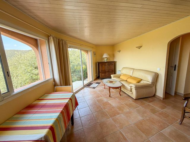 Maison &agrave; vendre - 7 pi&egrave;ces - 230 m2 - La Croix Valmer - 83 - PROVENCE-ALPES-COTE-D-AZUR