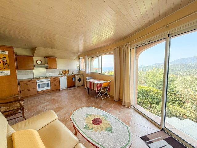 Maison &agrave; vendre - 7 pi&egrave;ces - 230 m2 - La Croix Valmer - 83 - PROVENCE-ALPES-COTE-D-AZUR