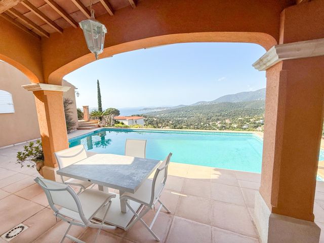 Maison &agrave; vendre - 7 pi&egrave;ces - 230 m2 - La Croix Valmer - 83 - PROVENCE-ALPES-COTE-D-AZUR