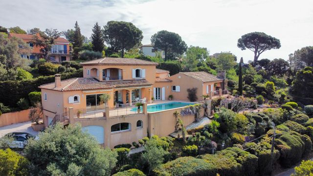 Maison &agrave; vendre - 7 pi&egrave;ces - 230 m2 - La Croix Valmer - 83 - PROVENCE-ALPES-COTE-D-AZUR
