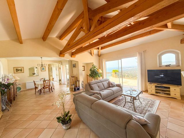 Maison &agrave; vendre - 7 pi&egrave;ces - 230 m2 - La Croix Valmer - 83 - PROVENCE-ALPES-COTE-D-AZUR