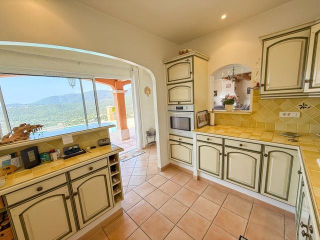 Maison &agrave; vendre - 7 pi&egrave;ces - 230 m2 - La Croix Valmer - 83 - PROVENCE-ALPES-COTE-D-AZUR