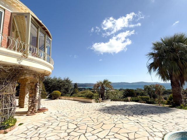 Maison &agrave; vendre - 5 pi&egrave;ces - 172 m2 - Cavalaire Sur Mer - 83 - PROVENCE-ALPES-COTE-D-AZUR