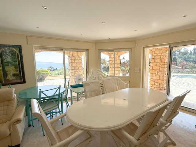 Maison &agrave; vendre - 5 pi&egrave;ces - 172 m2 - Cavalaire Sur Mer - 83 - PROVENCE-ALPES-COTE-D-AZUR