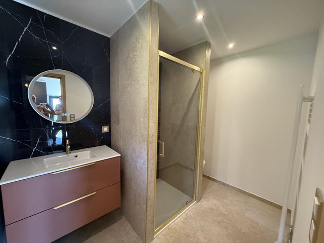 Maison à vendre - 7 pièces - 223 m2 - Cavalaire Sur Mer - 83 - PROVENCE-ALPES-COTE-D-AZUR