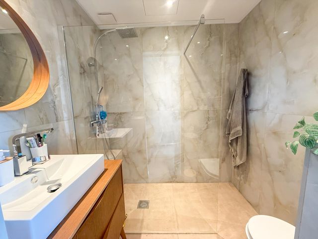 Maison à vendre - 7 pièces - 190 m2 - La Croix Valmer - 83 - PROVENCE-ALPES-COTE-D-AZUR