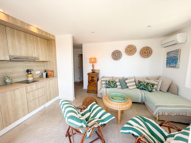 Maison à vendre - 7 pièces - 190 m2 - La Croix Valmer - 83 - PROVENCE-ALPES-COTE-D-AZUR