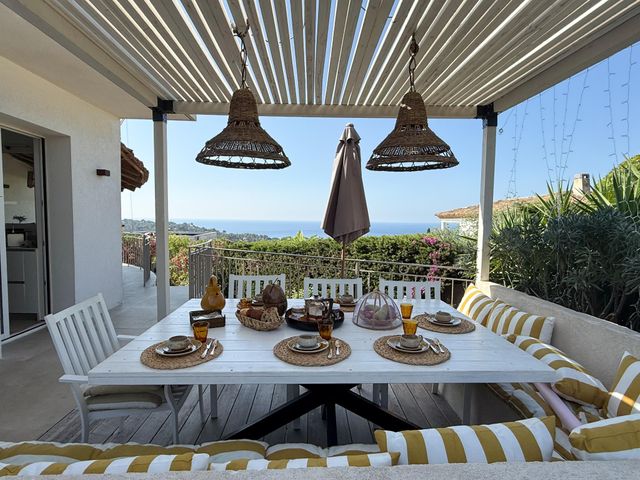 Maison à vendre - 7 pièces - 190 m2 - La Croix Valmer - 83 - PROVENCE-ALPES-COTE-D-AZUR