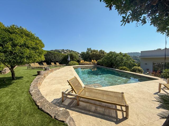 Maison à vendre - 7 pièces - 190 m2 - La Croix Valmer - 83 - PROVENCE-ALPES-COTE-D-AZUR