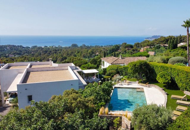 Maison à vendre - 7 pièces - 190 m2 - La Croix Valmer - 83 - PROVENCE-ALPES-COTE-D-AZUR