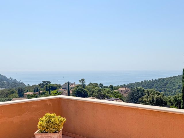Maison &agrave; vendre - 6 pi&egrave;ces - 170 m2 - Cavalaire Sur Mer - 83 - PROVENCE-ALPES-COTE-D-AZUR