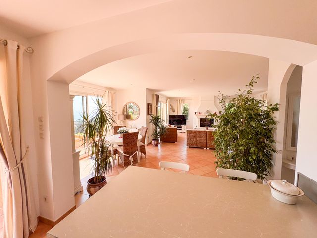 Maison &agrave; vendre - 6 pi&egrave;ces - 170 m2 - Cavalaire Sur Mer - 83 - PROVENCE-ALPES-COTE-D-AZUR