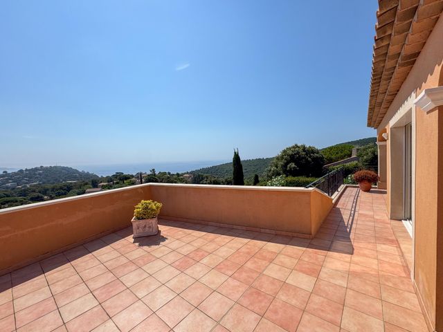 Maison &agrave; vendre - 6 pi&egrave;ces - 170 m2 - Cavalaire Sur Mer - 83 - PROVENCE-ALPES-COTE-D-AZUR