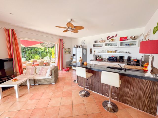 Maison &agrave; vendre - 6 pi&egrave;ces - 170 m2 - Cavalaire Sur Mer - 83 - PROVENCE-ALPES-COTE-D-AZUR