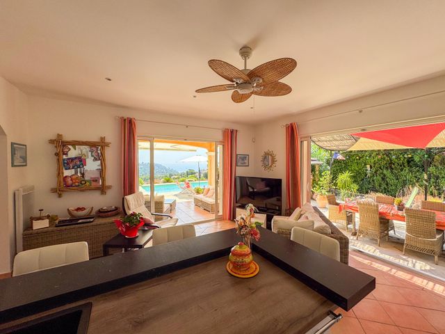 Maison &agrave; vendre - 6 pi&egrave;ces - 170 m2 - Cavalaire Sur Mer - 83 - PROVENCE-ALPES-COTE-D-AZUR