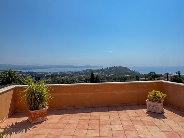 Maison &agrave; vendre - 6 pi&egrave;ces - 170 m2 - Cavalaire Sur Mer - 83 - PROVENCE-ALPES-COTE-D-AZUR