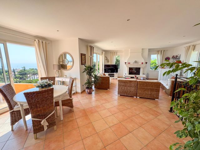 Maison &agrave; vendre - 6 pi&egrave;ces - 170 m2 - Cavalaire Sur Mer - 83 - PROVENCE-ALPES-COTE-D-AZUR