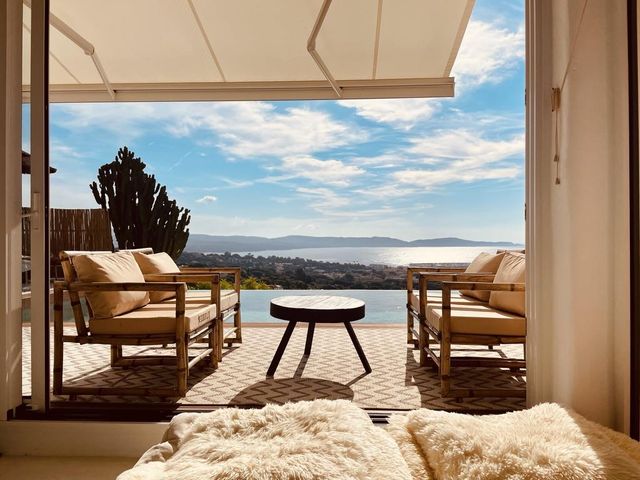 Maison à vendre - 7 pièces - 215 m2 - Cavalaire Sur Mer - 83 - PROVENCE-ALPES-COTE-D-AZUR