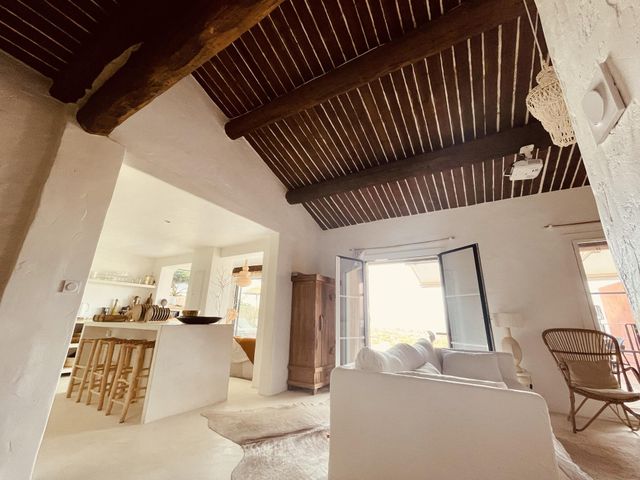 Maison à vendre - 7 pièces - 215 m2 - Cavalaire Sur Mer - 83 - PROVENCE-ALPES-COTE-D-AZUR