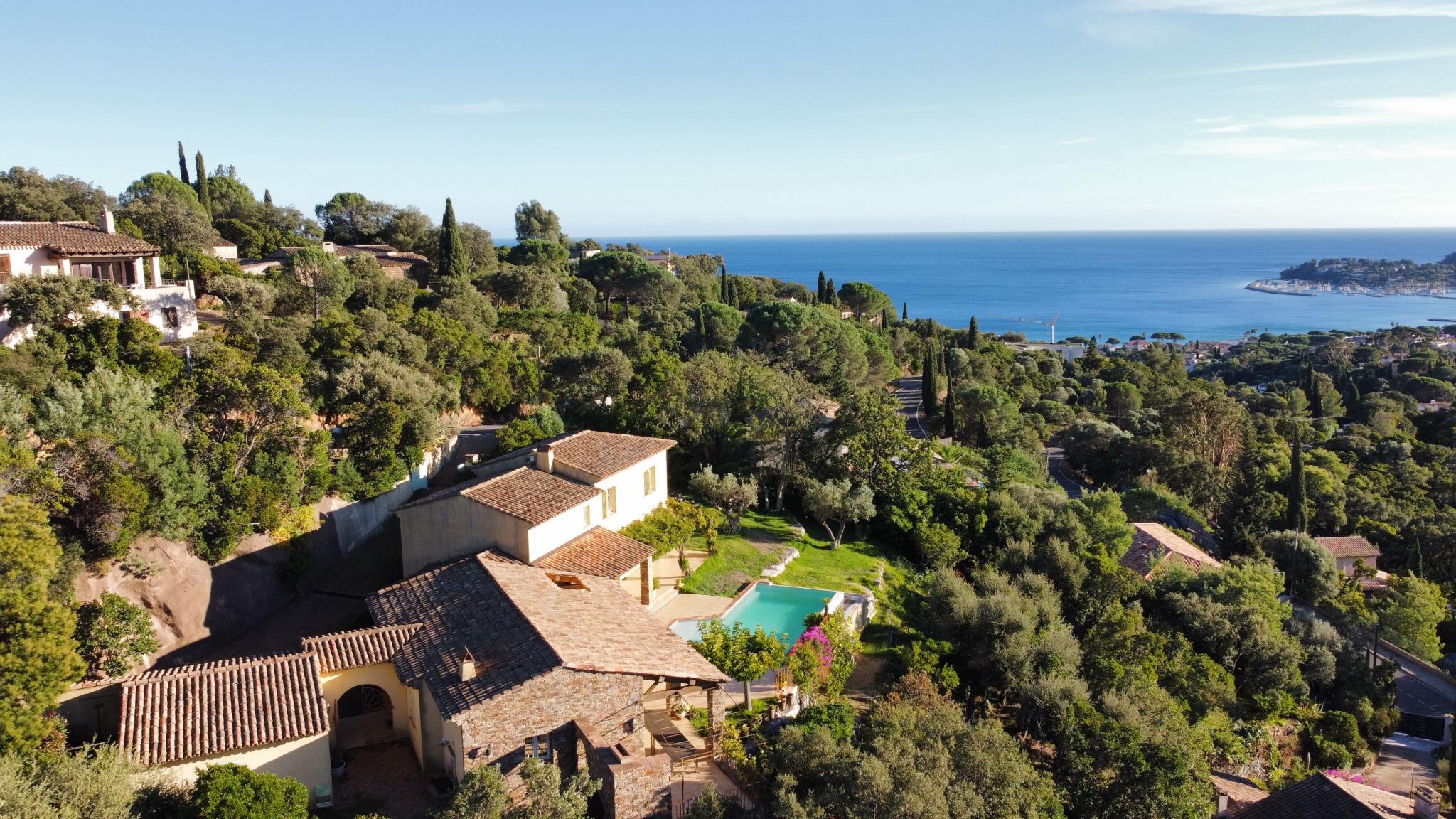 maison  - CAVALAIRE SUR MER- 83