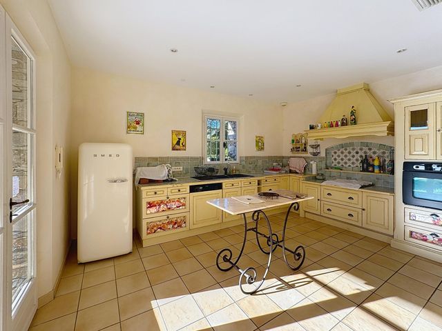 Maison à vendre - 6 pièces - 200 m2 - Cavalaire Sur Mer - 83 - PROVENCE-ALPES-COTE-D-AZUR