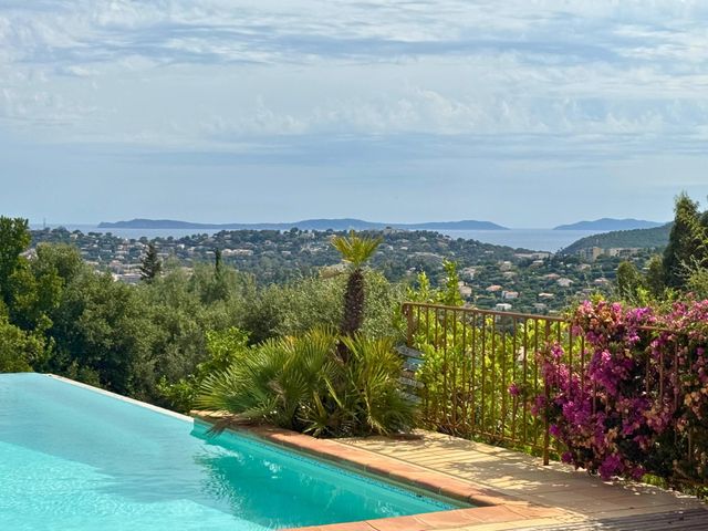 Maison à vendre - 6 pièces - 200 m2 - Cavalaire Sur Mer - 83 - PROVENCE-ALPES-COTE-D-AZUR