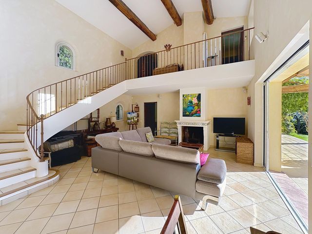 Maison à vendre - 6 pièces - 200 m2 - Cavalaire Sur Mer - 83 - PROVENCE-ALPES-COTE-D-AZUR